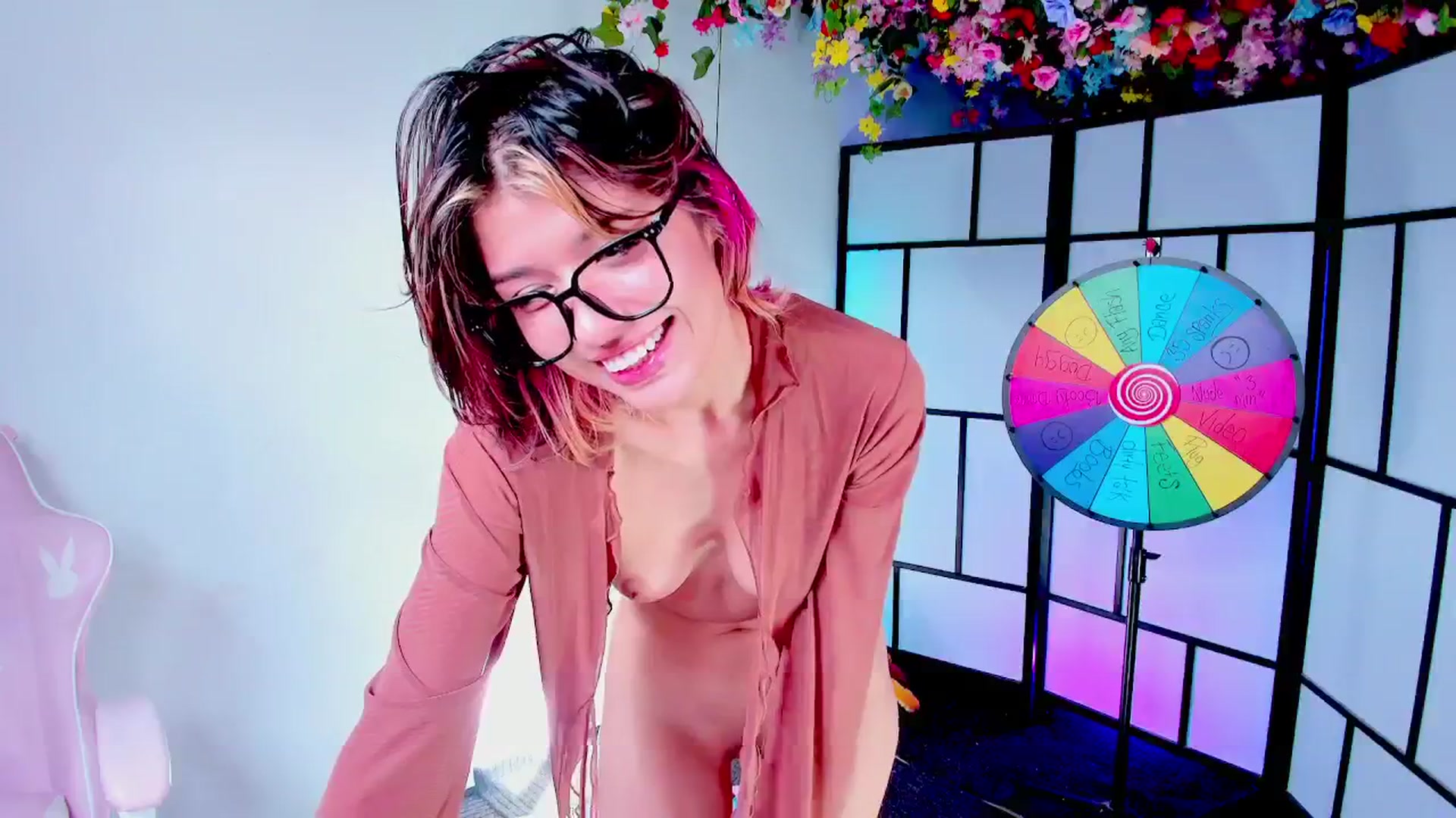 Gallery image thumbnail from Agostinha_Red's myfreecams stream on, 07/26/2025, 09:24 image 4 of 20