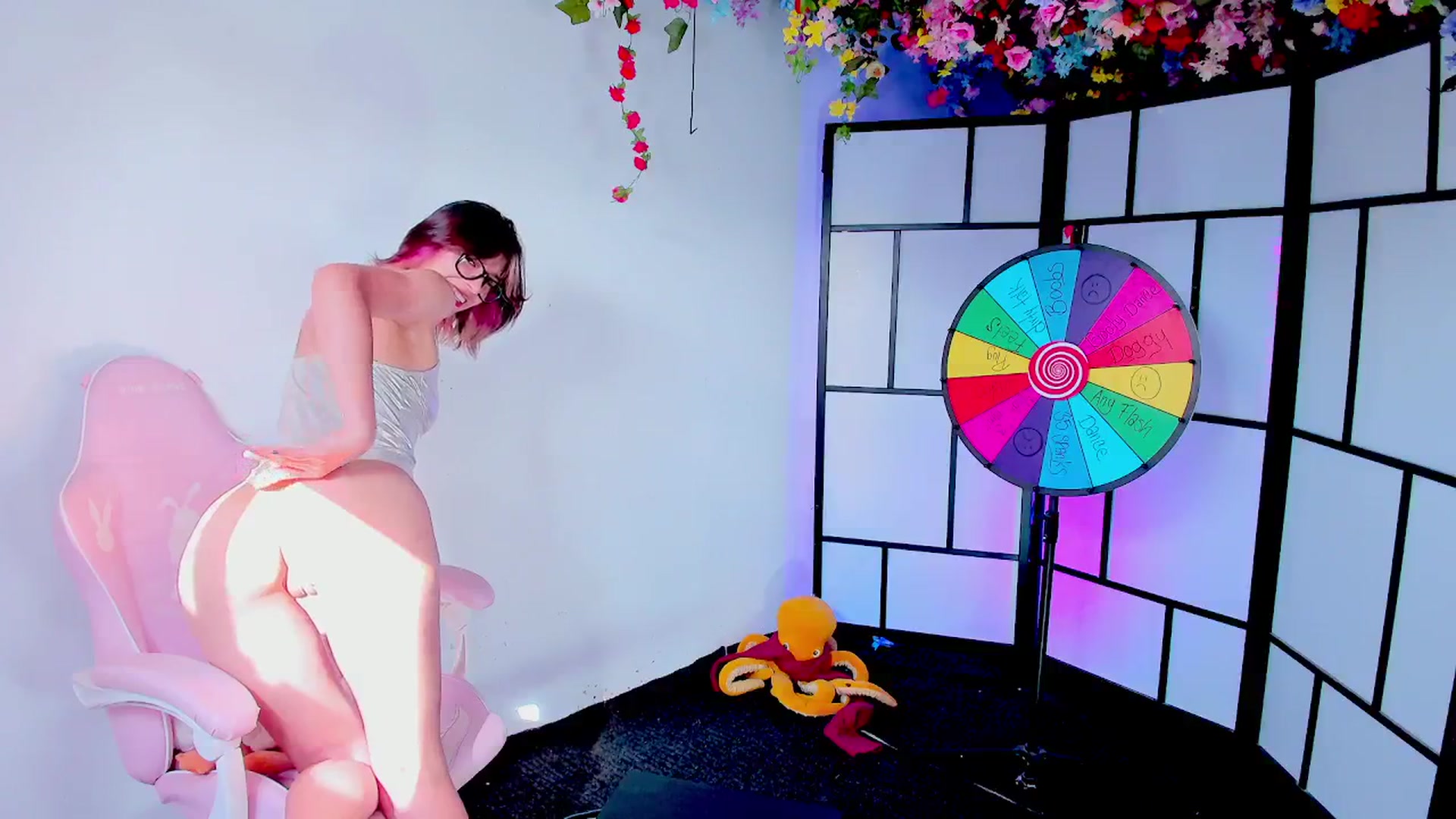 Gallery image thumbnail from Agostinha_Red's myfreecams stream on, 07/27/2025, 08:53 image 17 of 20