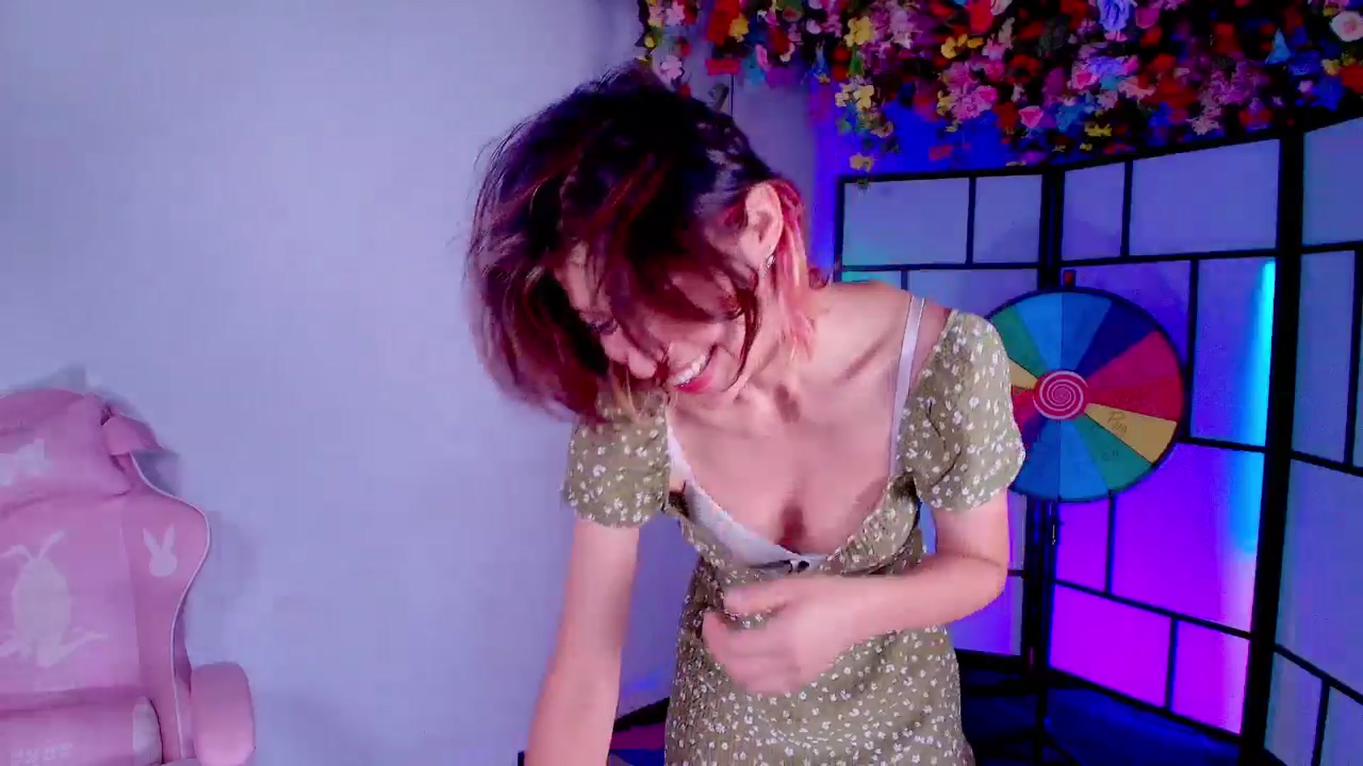 Gallery image thumbnail from Agostinha_Red's myfreecams stream on, 08/04/2025, 08:44 image 2 of 20