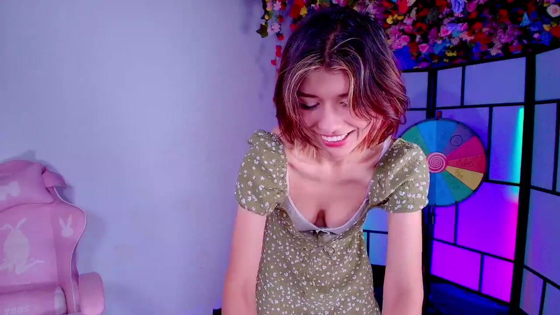 Gallery image thumbnail from Agostinha_Red's myfreecams stream on, 08/04/2025, 08:44 image 3 of 20