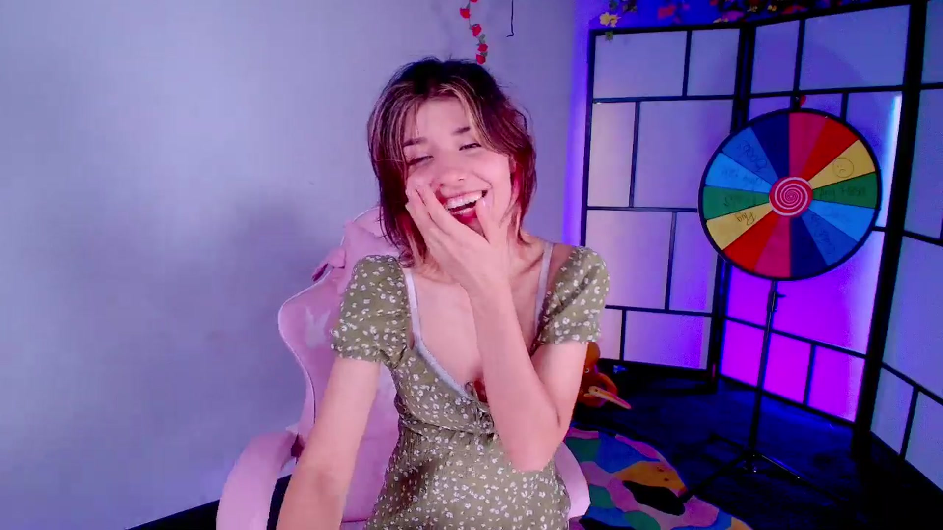 Gallery image thumbnail from Agostinha_Red's myfreecams stream on, 08/04/2025, 08:44 image 12 of 20