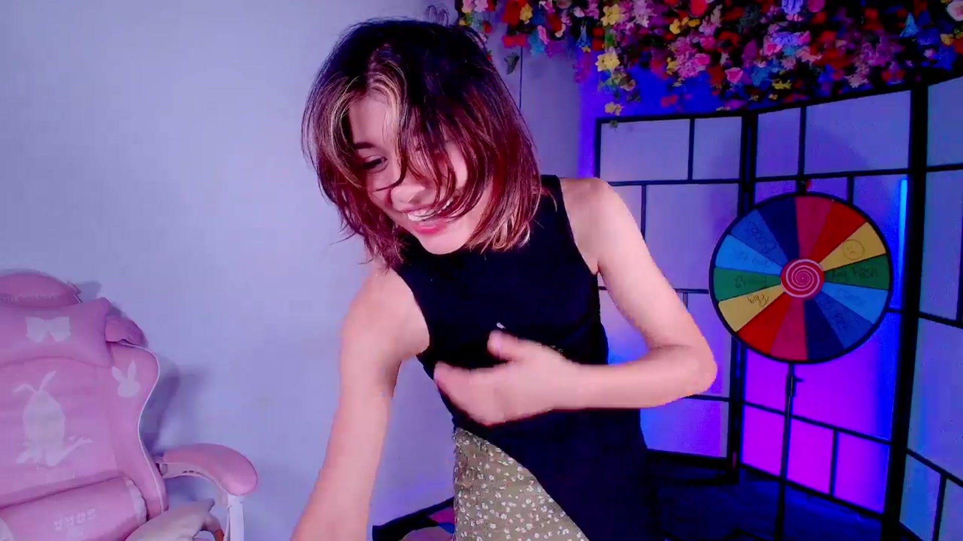 Gallery image thumbnail from Agostinha_Red's myfreecams stream on, 08/04/2025, 08:44 image 9 of 20