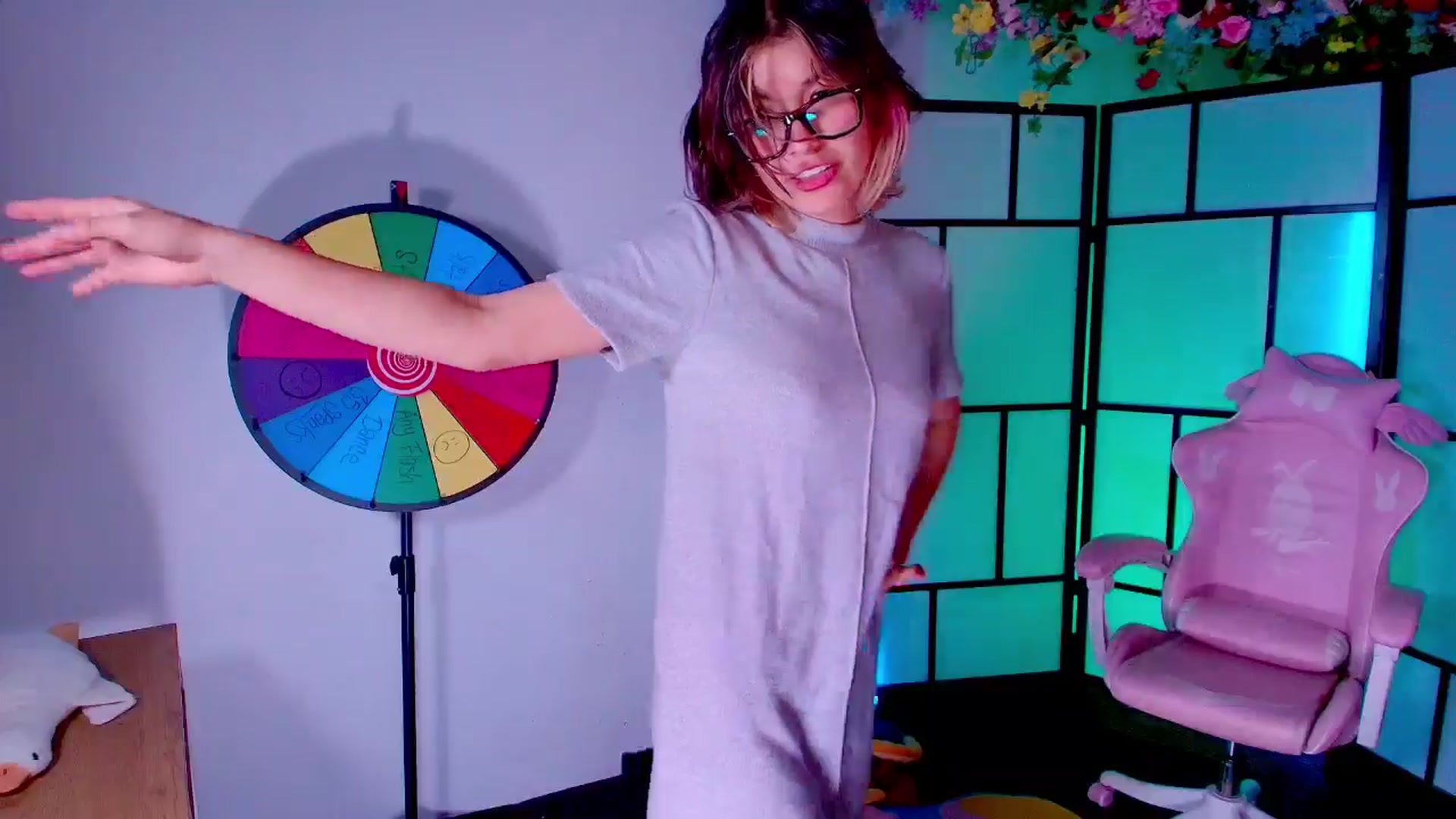 Gallery image thumbnail from Agostinha_Red's myfreecams stream on, 08/09/2025, 06:47 image 6 of 20