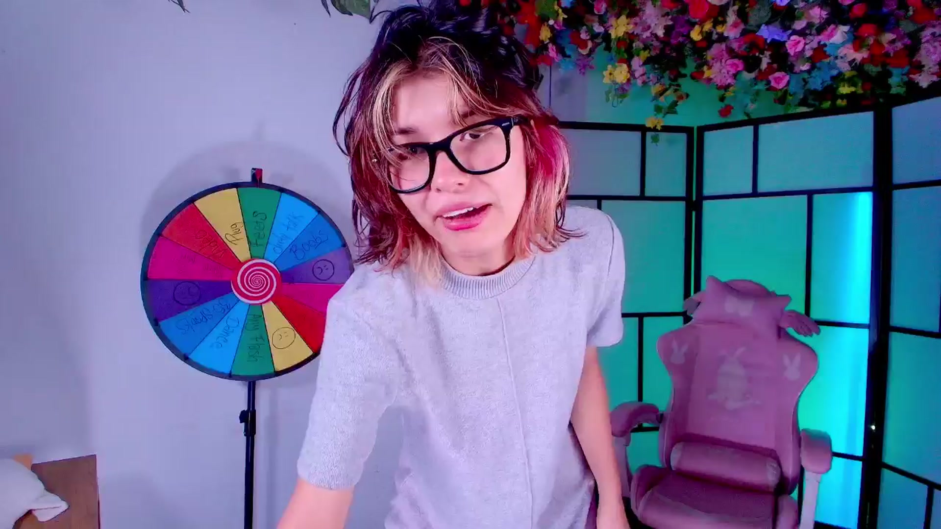 Gallery image thumbnail from Agostinha_Red's myfreecams stream on, 08/09/2025, 06:47 image 4 of 20