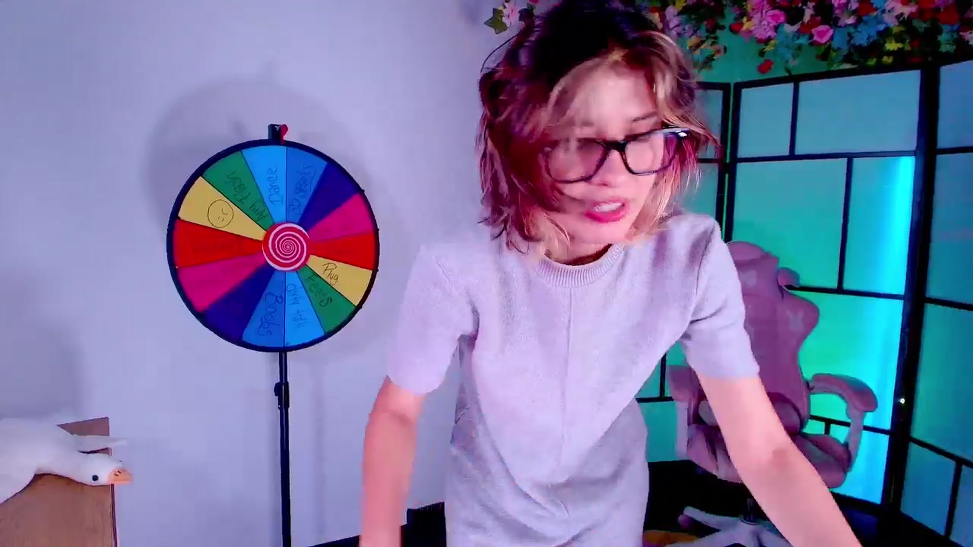 Gallery image thumbnail from Agostinha_Red's myfreecams stream on, 08/09/2025, 09:37 image 5 of 20