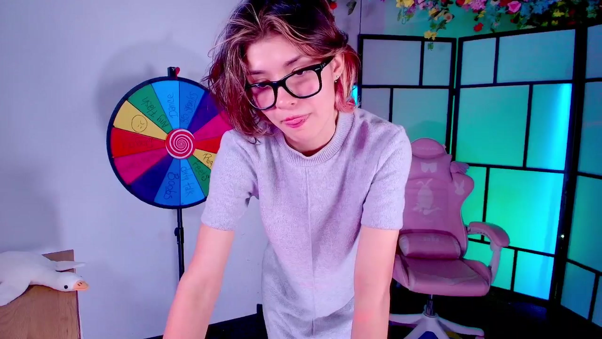 Gallery image thumbnail from Agostinha_Red's myfreecams stream on, 08/09/2025, 09:37 image 20 of 20