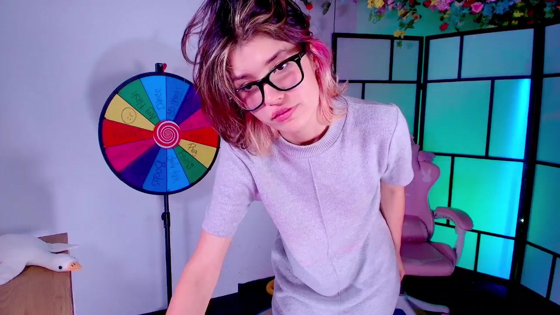 Gallery image thumbnail from Agostinha_Red's myfreecams stream on, 08/09/2025, 09:37 image 18 of 20