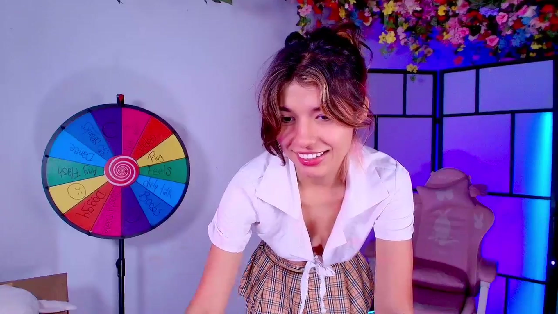 Gallery image thumbnail from Agostinha_Red's myfreecams stream on, 08/16/2025, 03:23 image 17 of 20