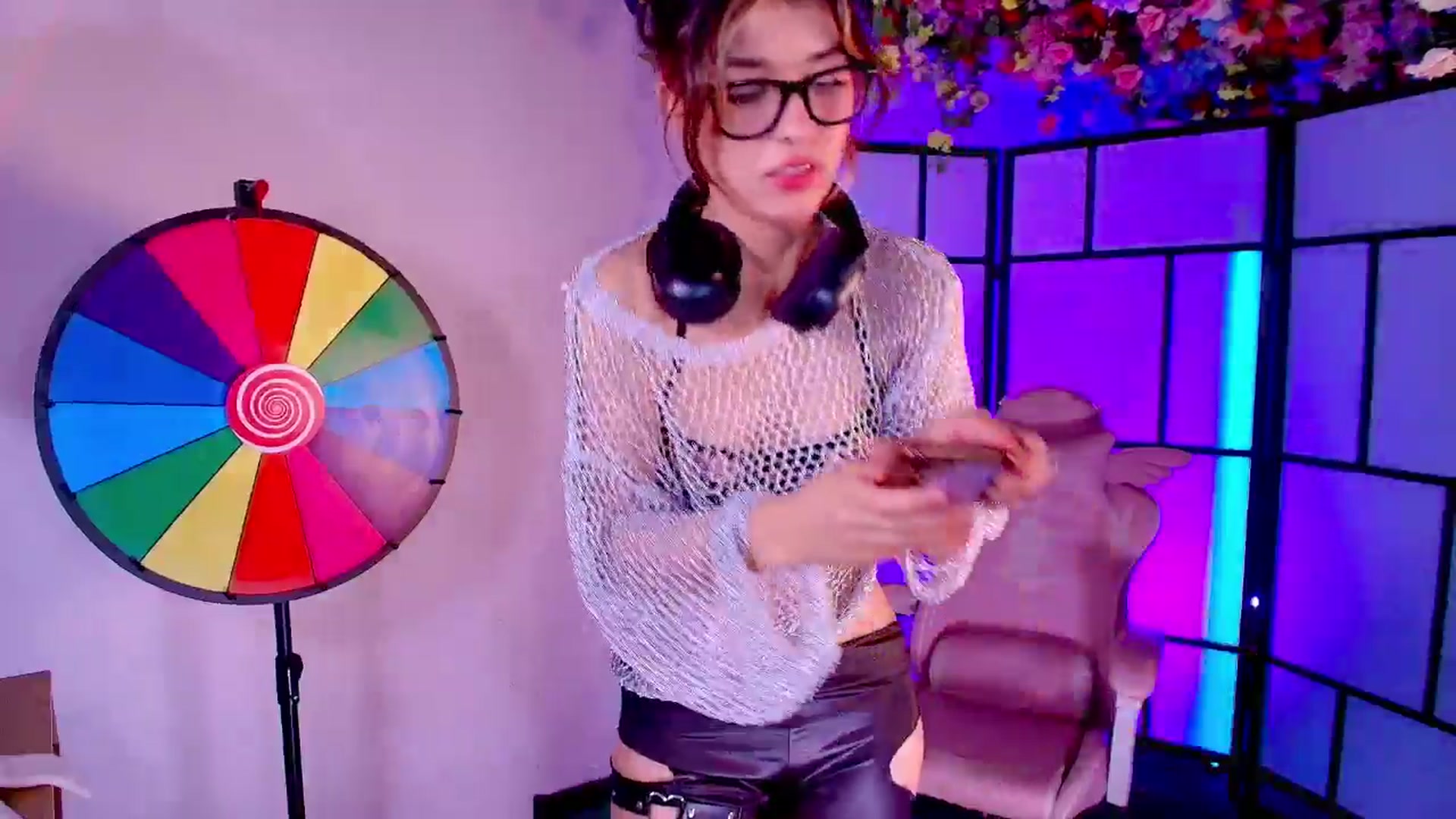 Gallery image thumbnail from Agostinha_Red's myfreecams stream on, 08/18/2025, 06:09 image 10 of 20