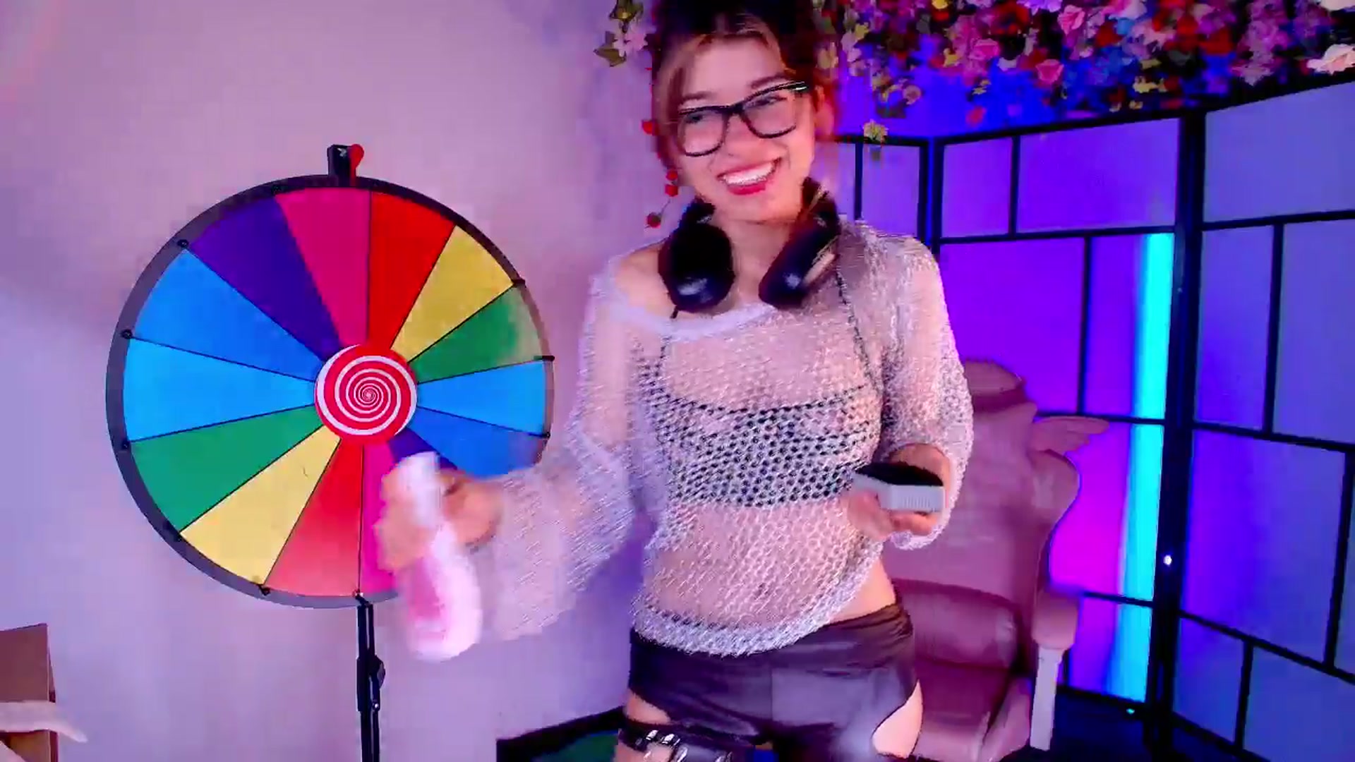 Gallery image thumbnail from Agostinha_Red's myfreecams stream on, 08/18/2025, 06:09 image 9 of 20