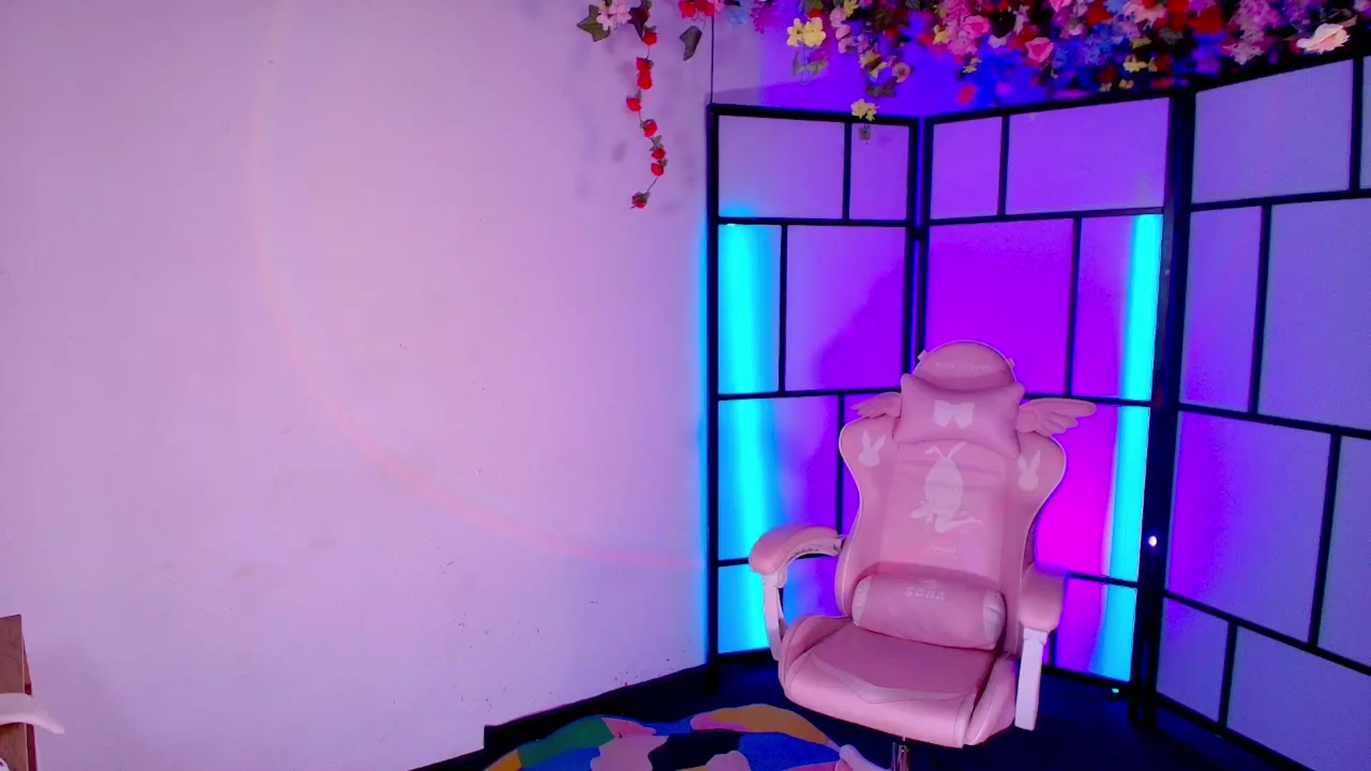 Gallery image thumbnail from Agostinha_Red's myfreecams stream on, 08/18/2025, 09:13 image 6 of 20
