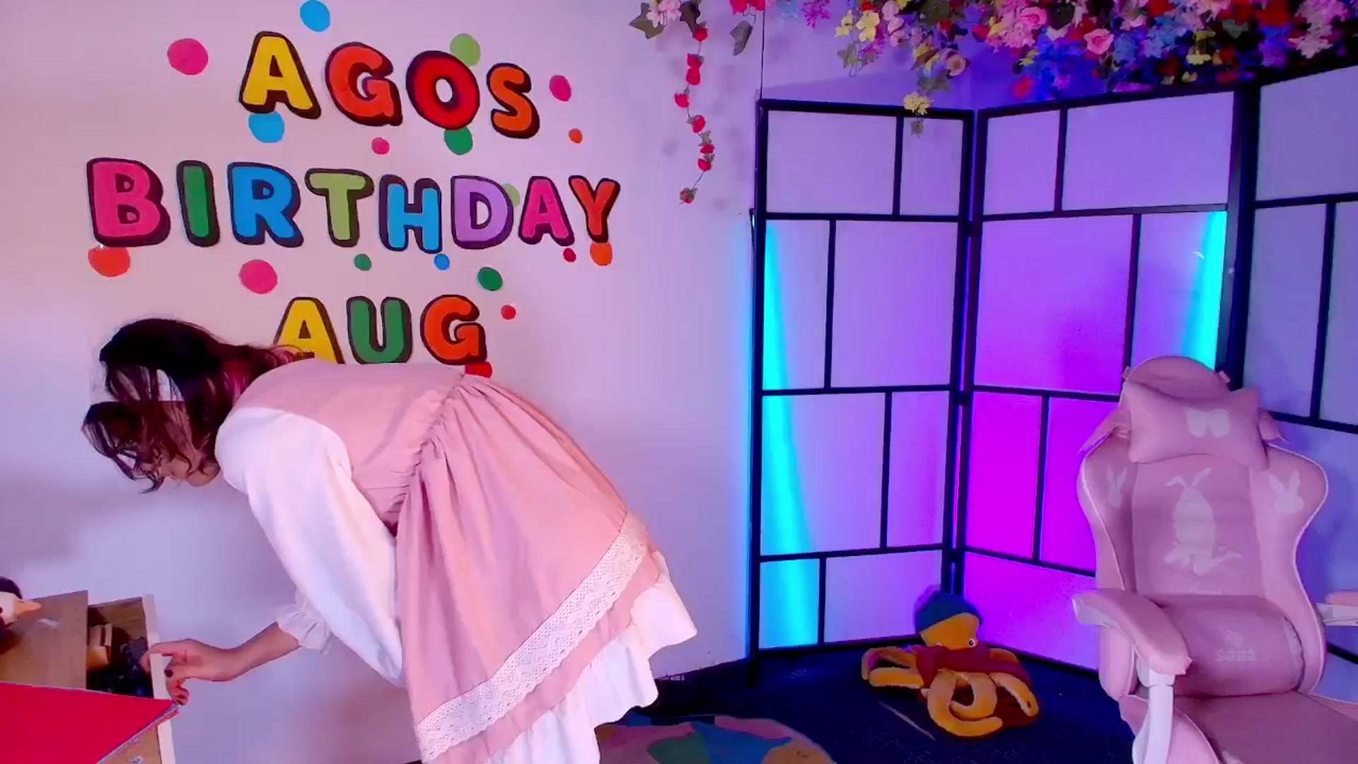 Gallery image thumbnail from Agostinha_Red's myfreecams stream on, 08/22/2025, 22:56 image 18 of 20