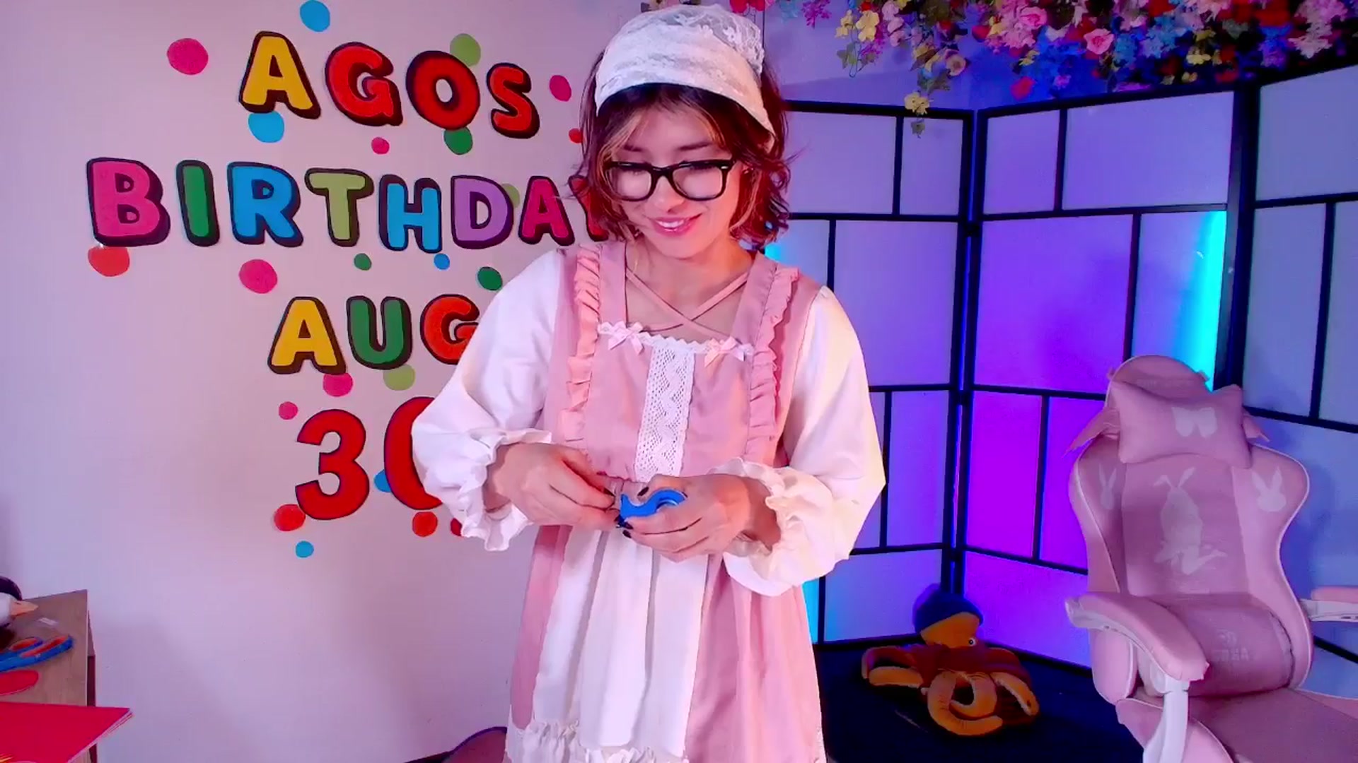 Gallery image thumbnail from Agostinha_Red's myfreecams stream on, 08/22/2025, 22:56 image 19 of 20