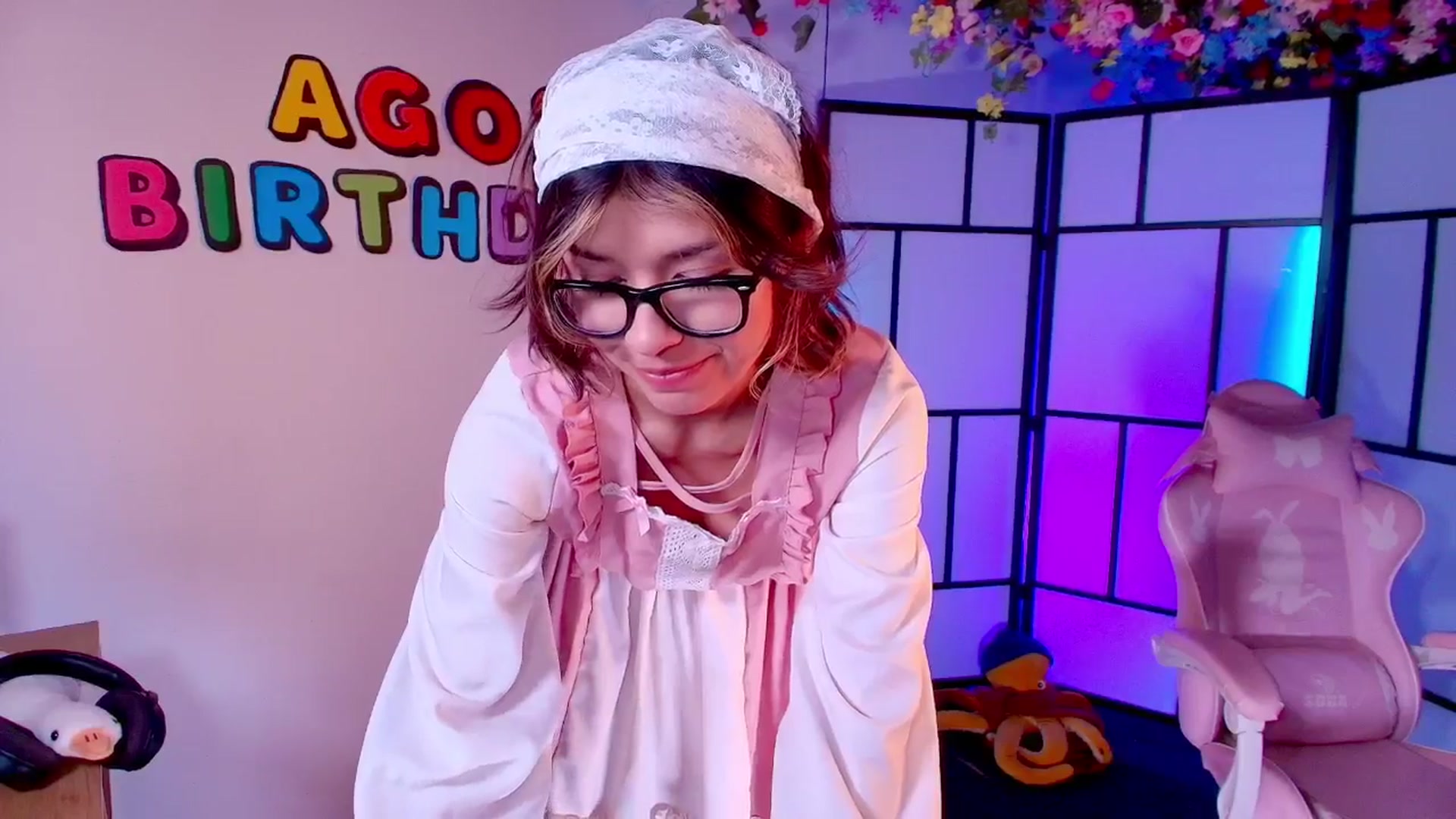Gallery image thumbnail from Agostinha_Red's myfreecams stream on, 08/22/2025, 22:56 image 2 of 20