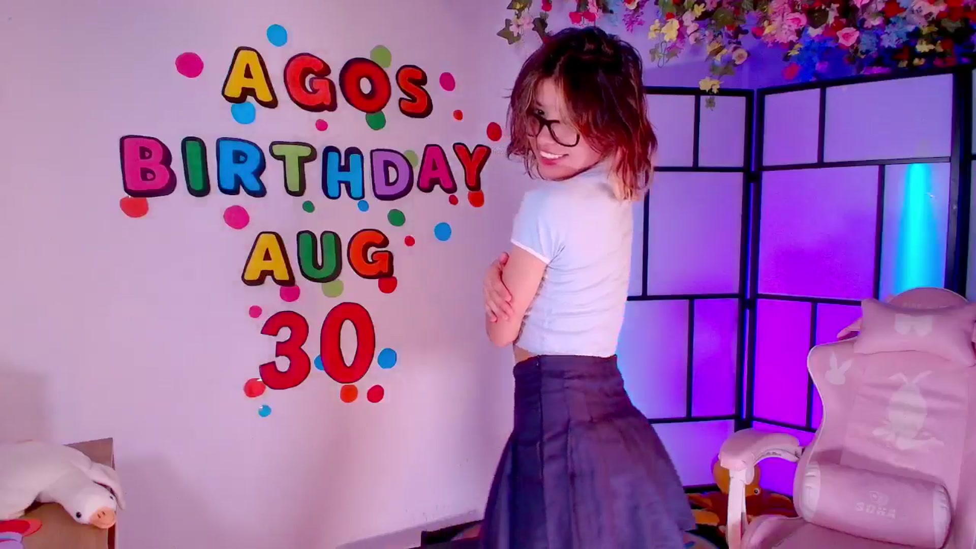 Gallery image thumbnail from Agostinha_Red's myfreecams stream on, 08/28/2025, 03:19 image 13 of 20