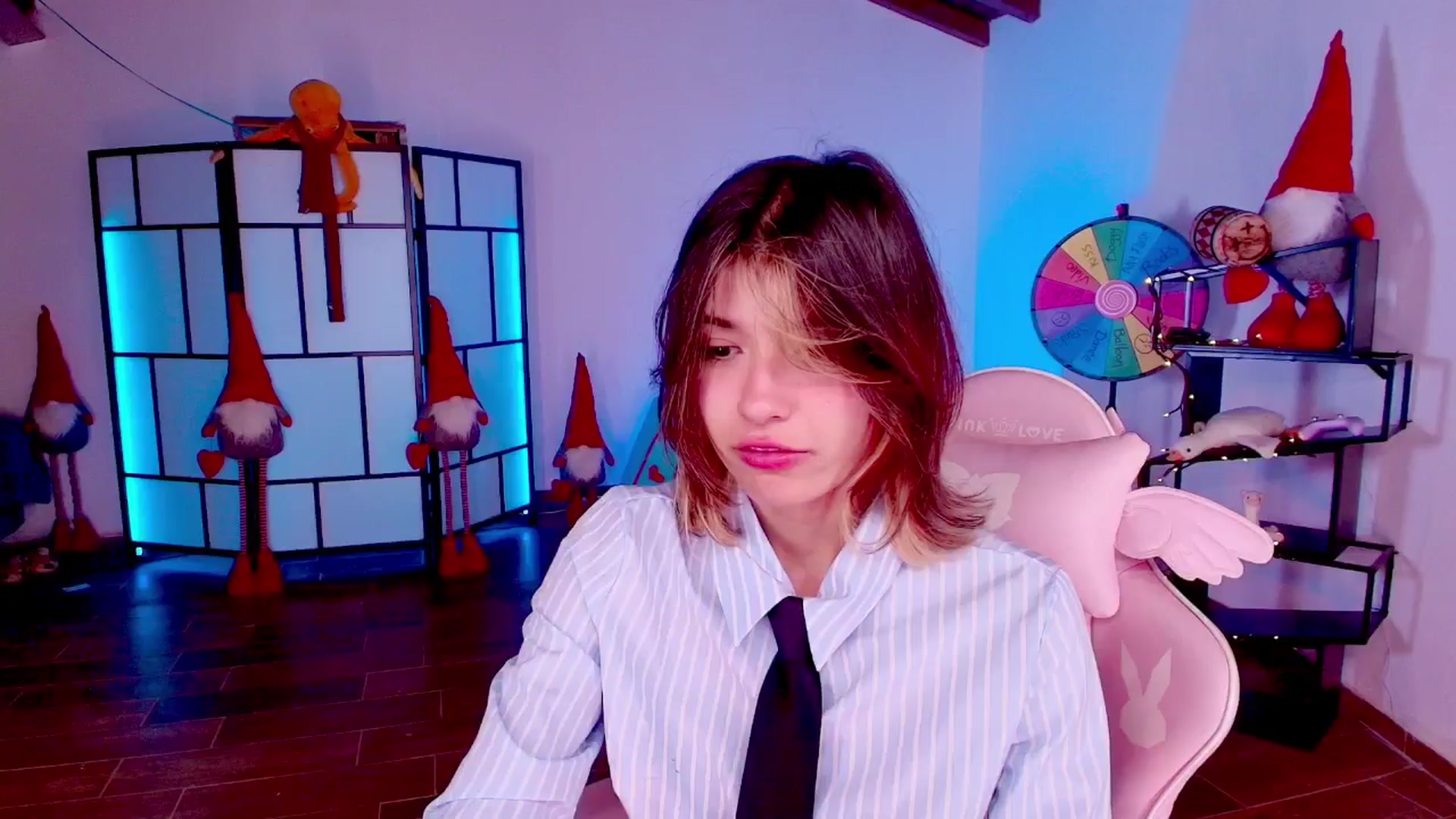 Gallery image thumbnail from Agostinha_Red's myfreecams stream on, 09/29/2025, 24:12 image 6 of 20