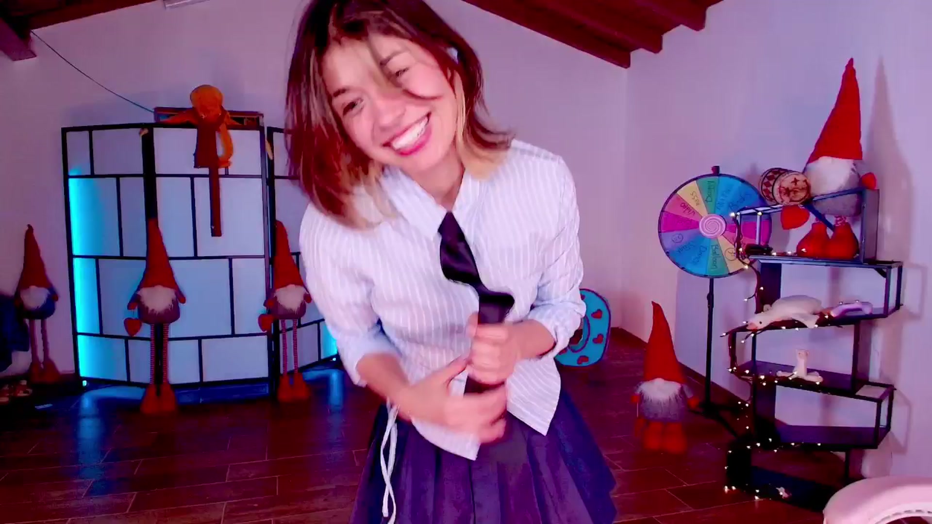 Gallery image thumbnail from Agostinha_Red's myfreecams stream on, 09/29/2025, 24:12 image 4 of 20