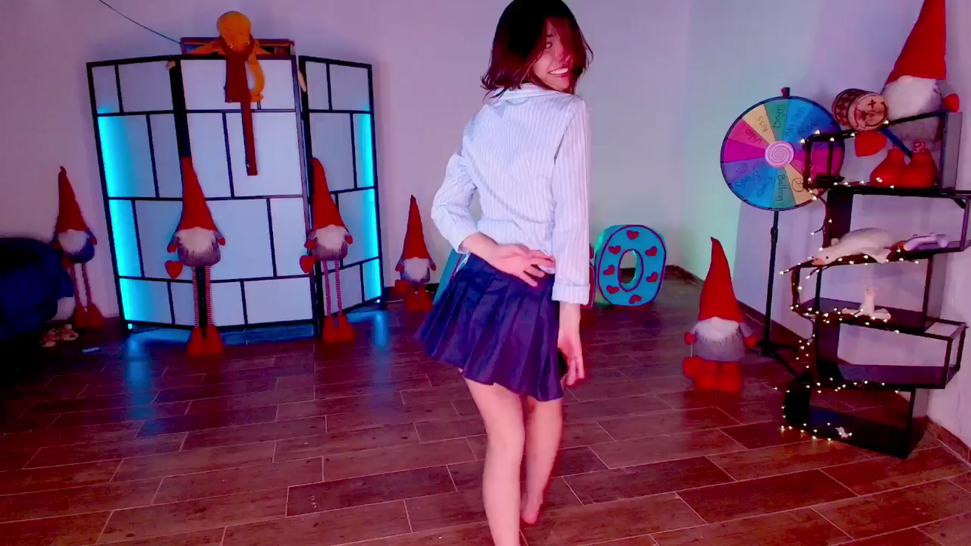 Gallery image thumbnail from Agostinha_Red's myfreecams stream on, 09/29/2025, 24:12 image 9 of 20