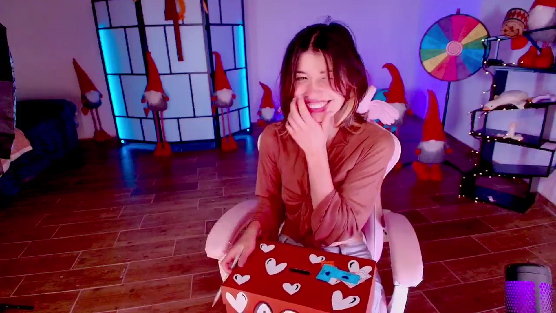 Gallery image thumbnail from Agostinha_Red's myfreecams stream on, 09/30/2025, 01:48 image 19 of 20