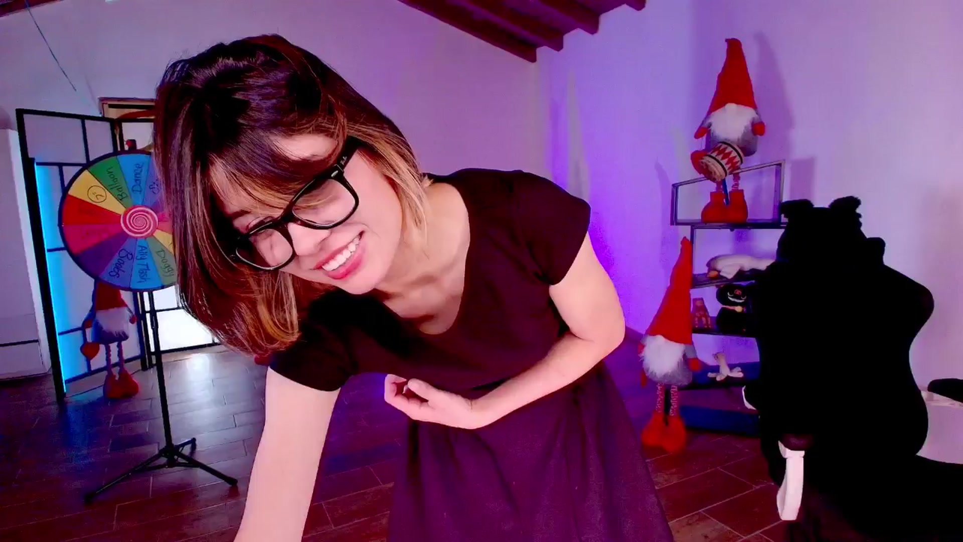 Gallery image thumbnail from Agostinha_Red's myfreecams stream on, 10/26/2025, 24:03 image 5 of 20