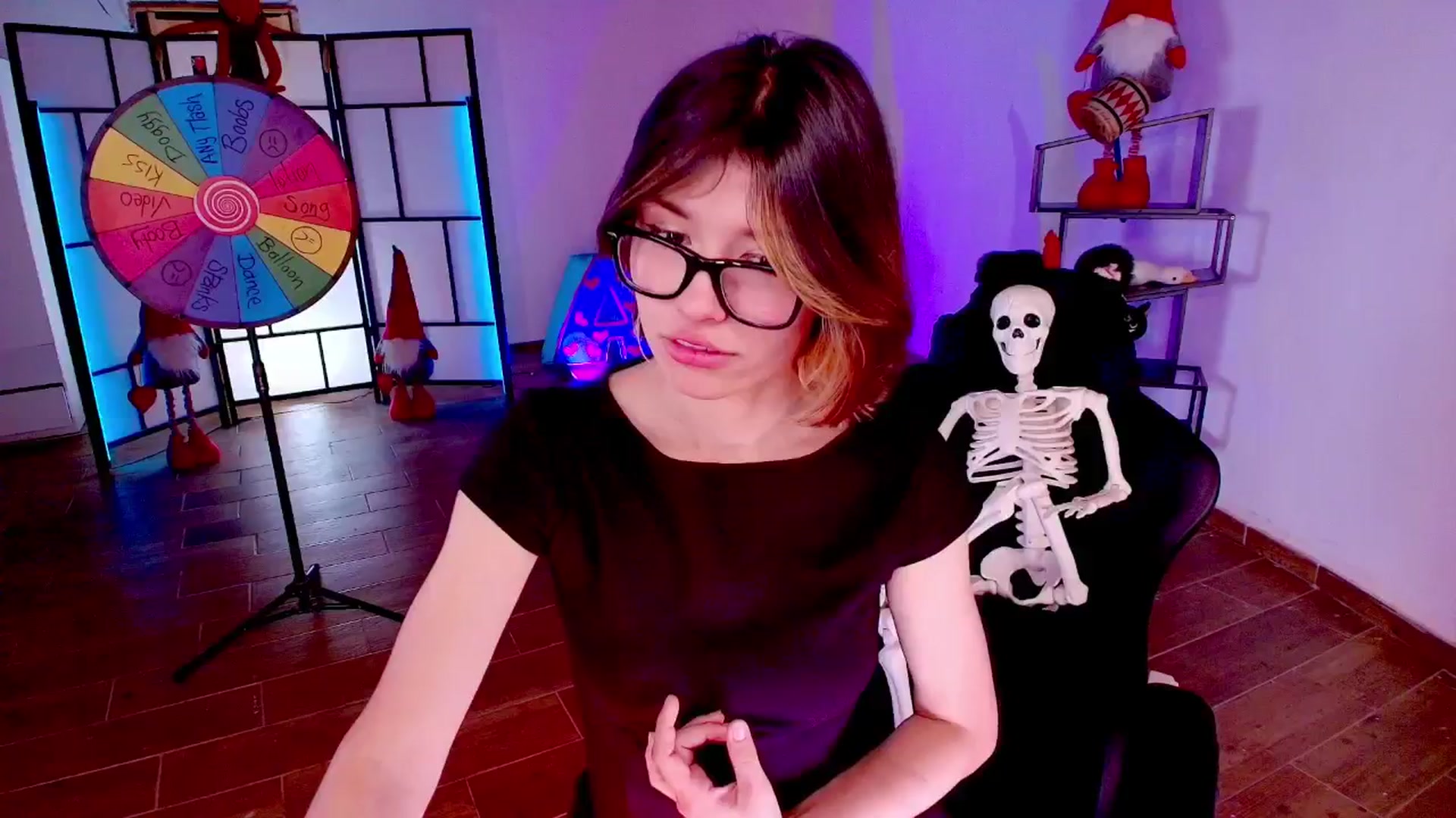 Gallery image thumbnail from Agostinha_Red's myfreecams stream on, 10/26/2025, 01:28 image 4 of 20