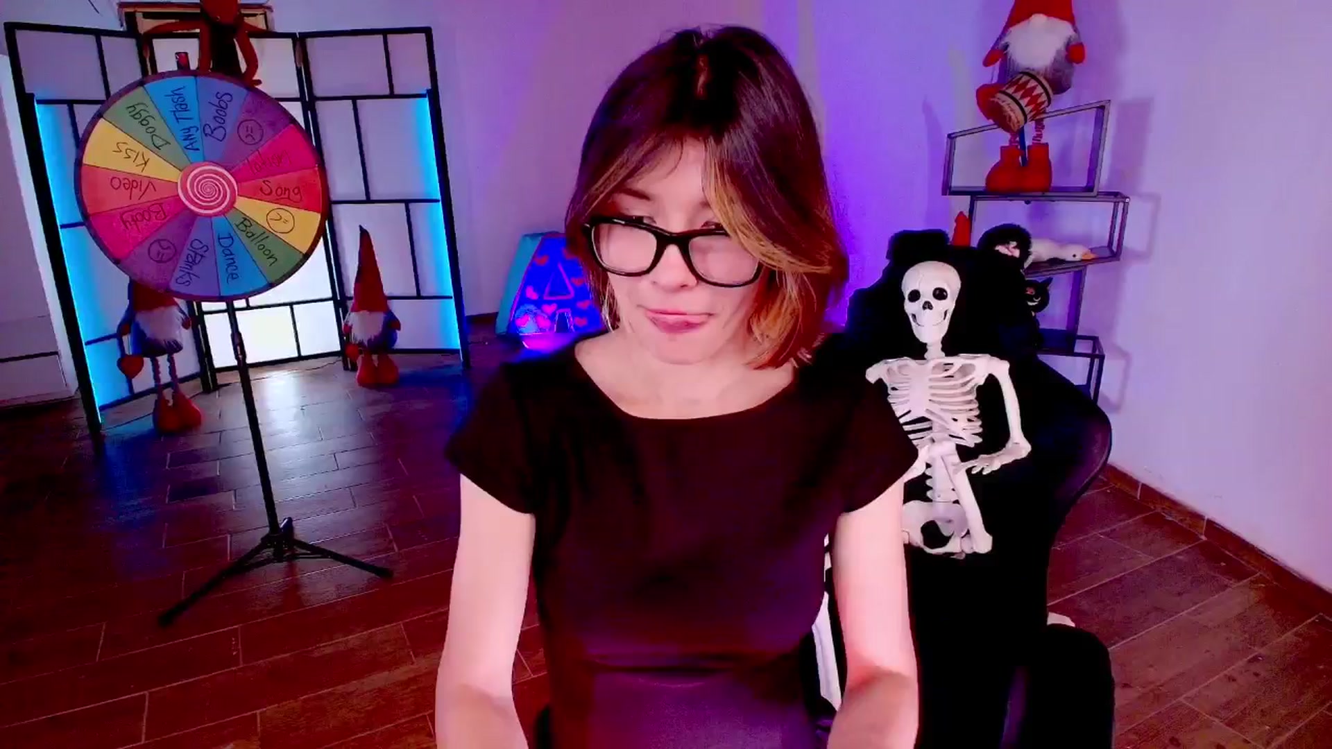 Gallery image thumbnail from Agostinha_Red's myfreecams stream on, 10/26/2025, 01:28 image 5 of 20