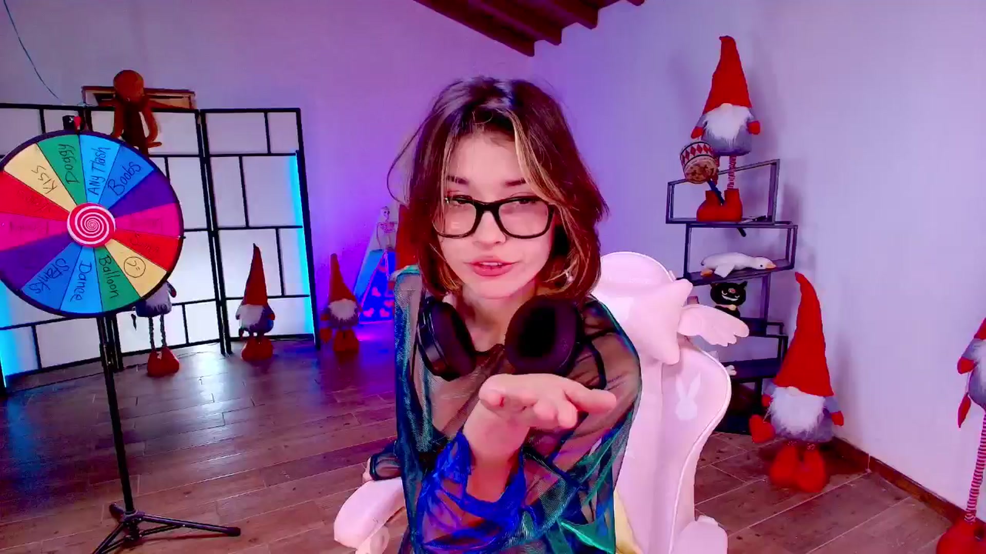 Gallery image thumbnail from Agostinha_Red's myfreecams stream on, 11/10/2025, 11:52 image 4 of 20