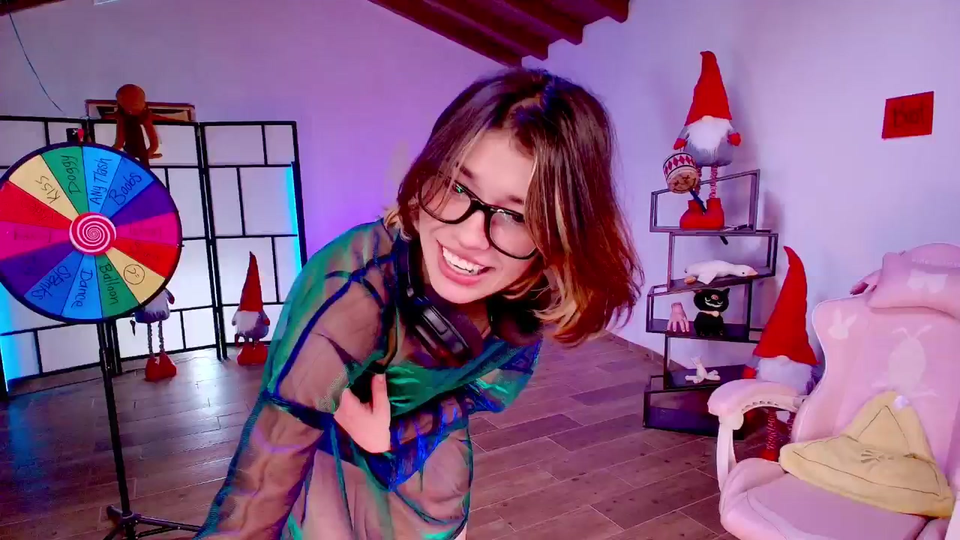 Gallery image thumbnail from Agostinha_Red's myfreecams stream on, 11/10/2025, 11:52 image 16 of 20