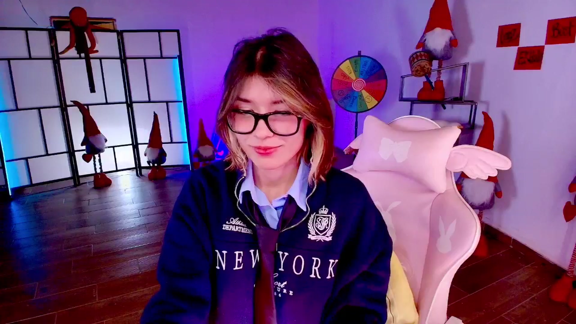 Gallery image thumbnail from Agostinha_Red's myfreecams stream on, 11/11/2025, 20:48 image 4 of 20