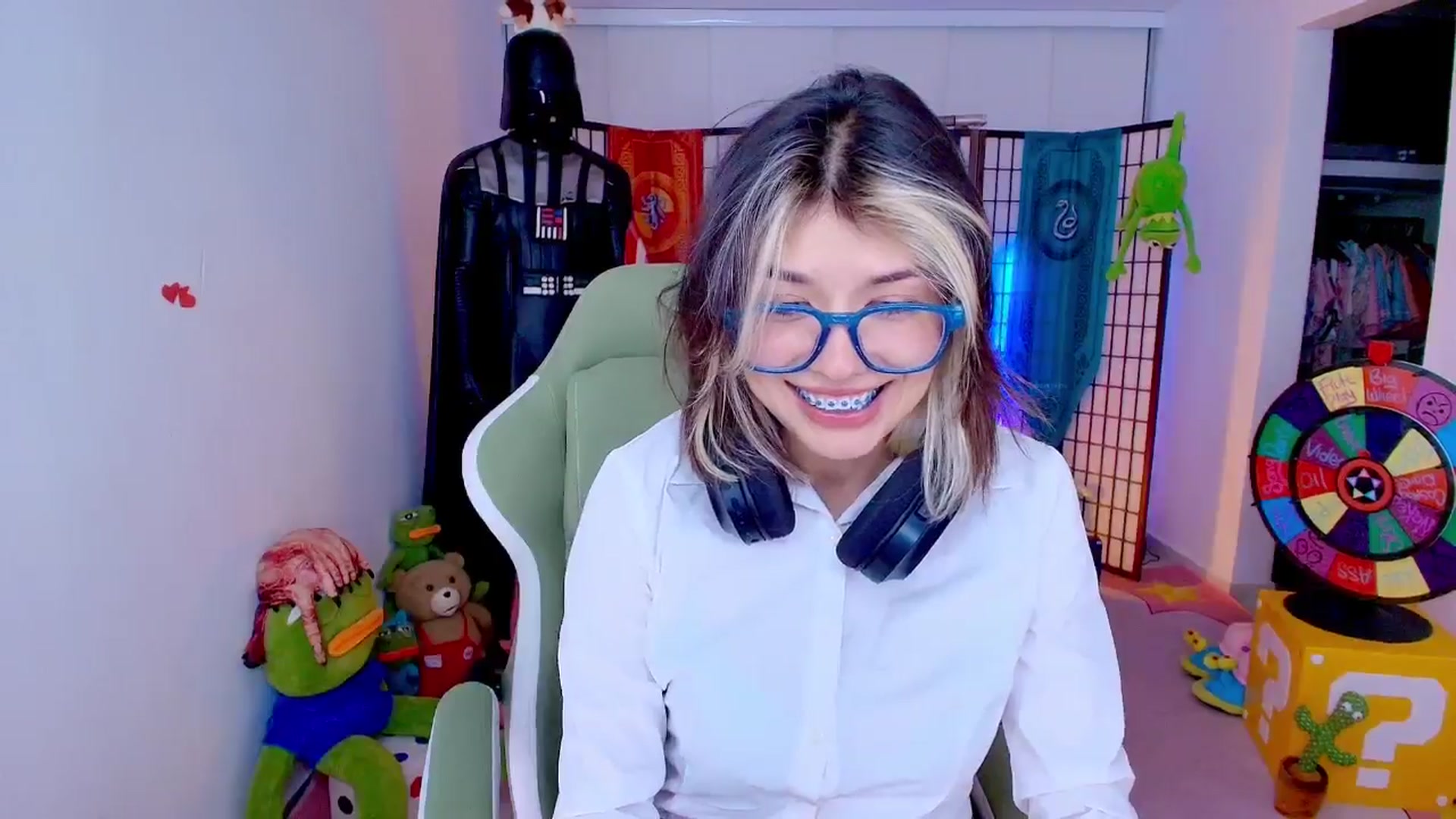 Gallery image thumbnail from Agostinha_Red's myfreecams stream on, 01/26/2026, 03:26 image 16 of 20
