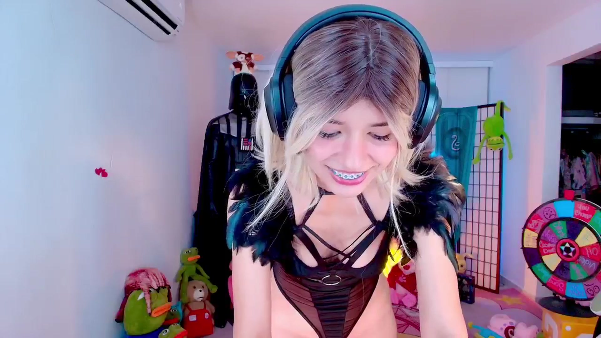 Gallery image thumbnail from Agostinha_Red's myfreecams stream on, 02/10/2026, 01:36 image 9 of 20