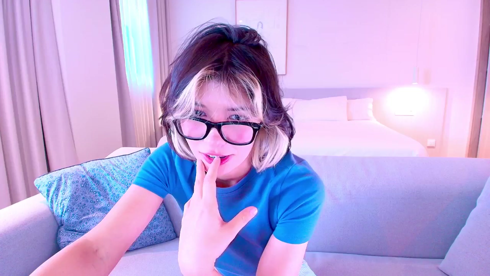 Gallery image thumbnail from Agostinha_Red's myfreecams stream on, 03/22/2026, 09:18 image 19 of 20