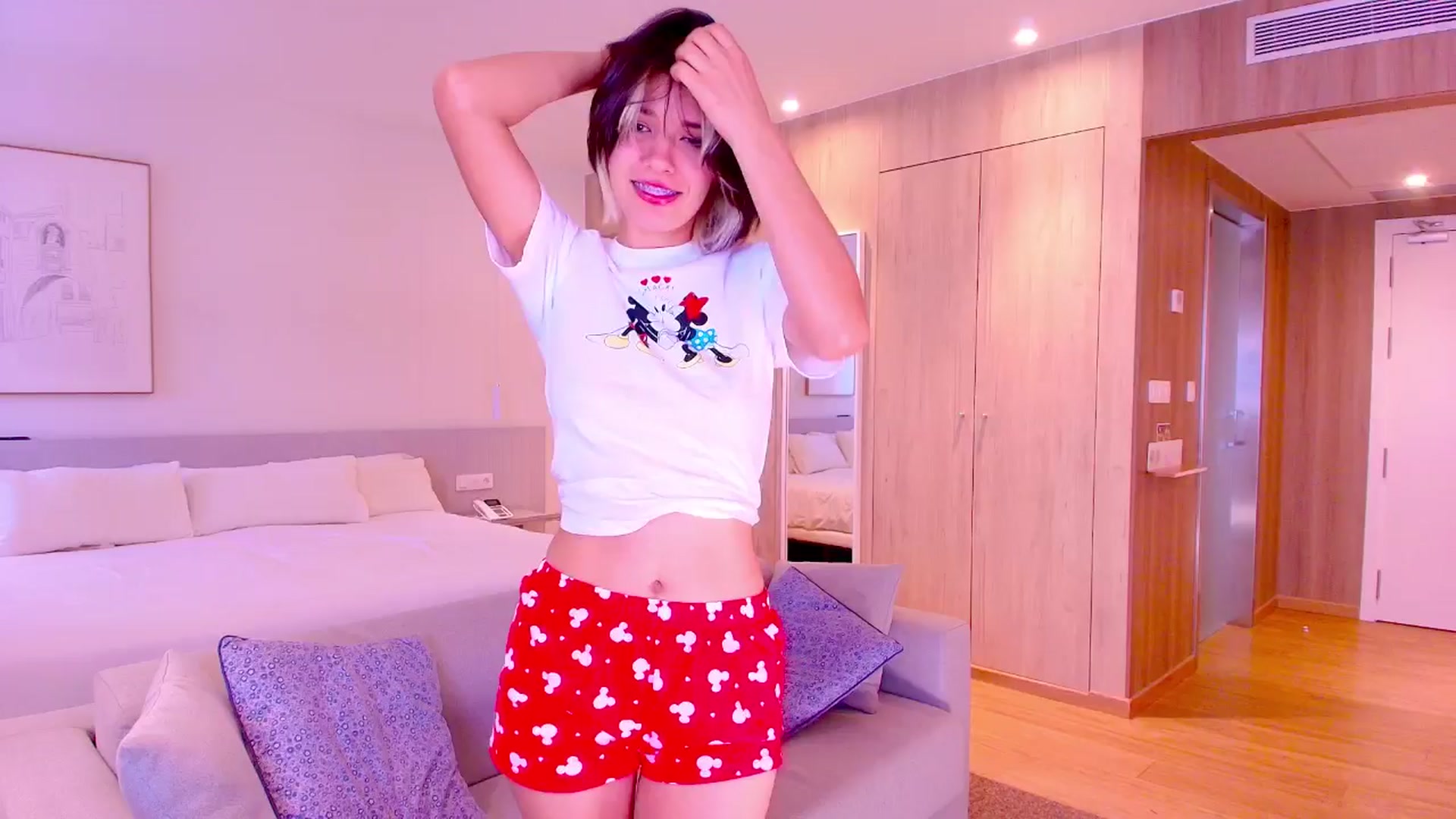 Gallery image thumbnail from Agostinha_Red's myfreecams stream on, 03/24/2026, 10:31 image 2 of 20