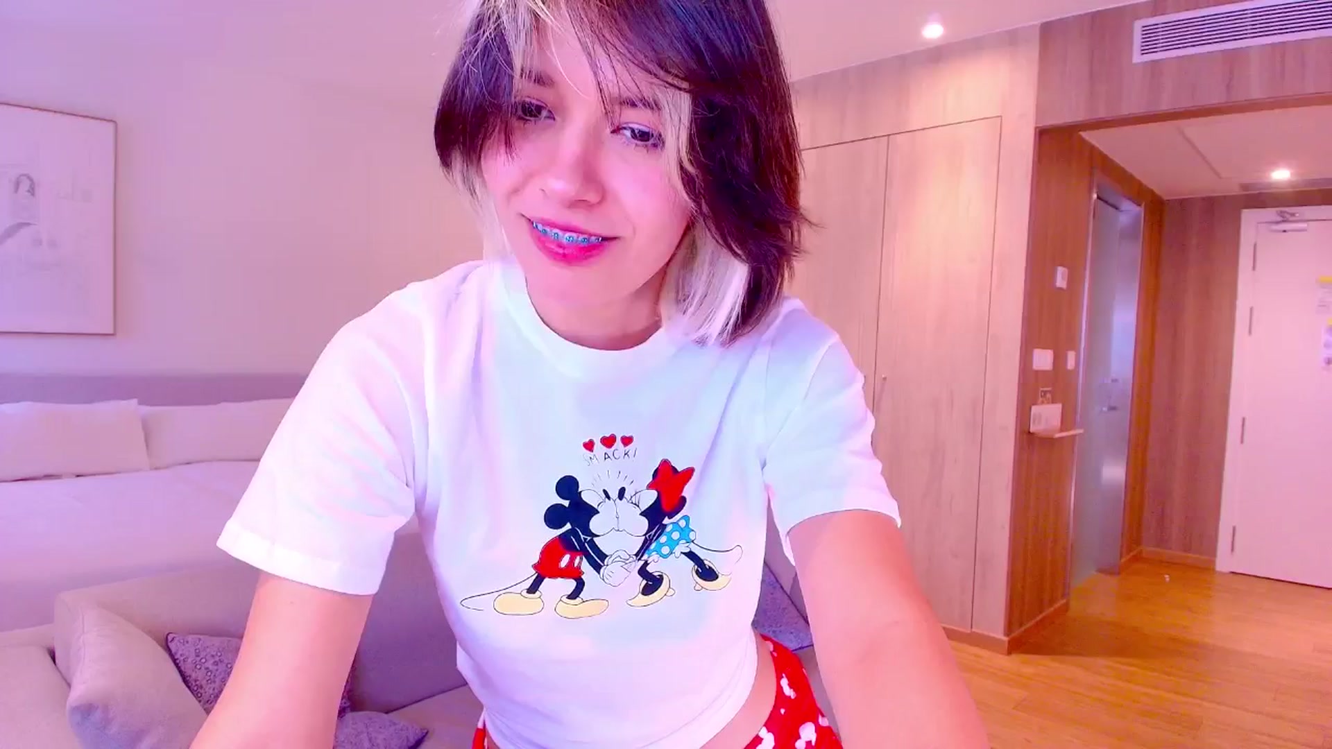 Gallery image thumbnail from Agostinha_Red's myfreecams stream on, 03/24/2026, 10:31 image 9 of 20