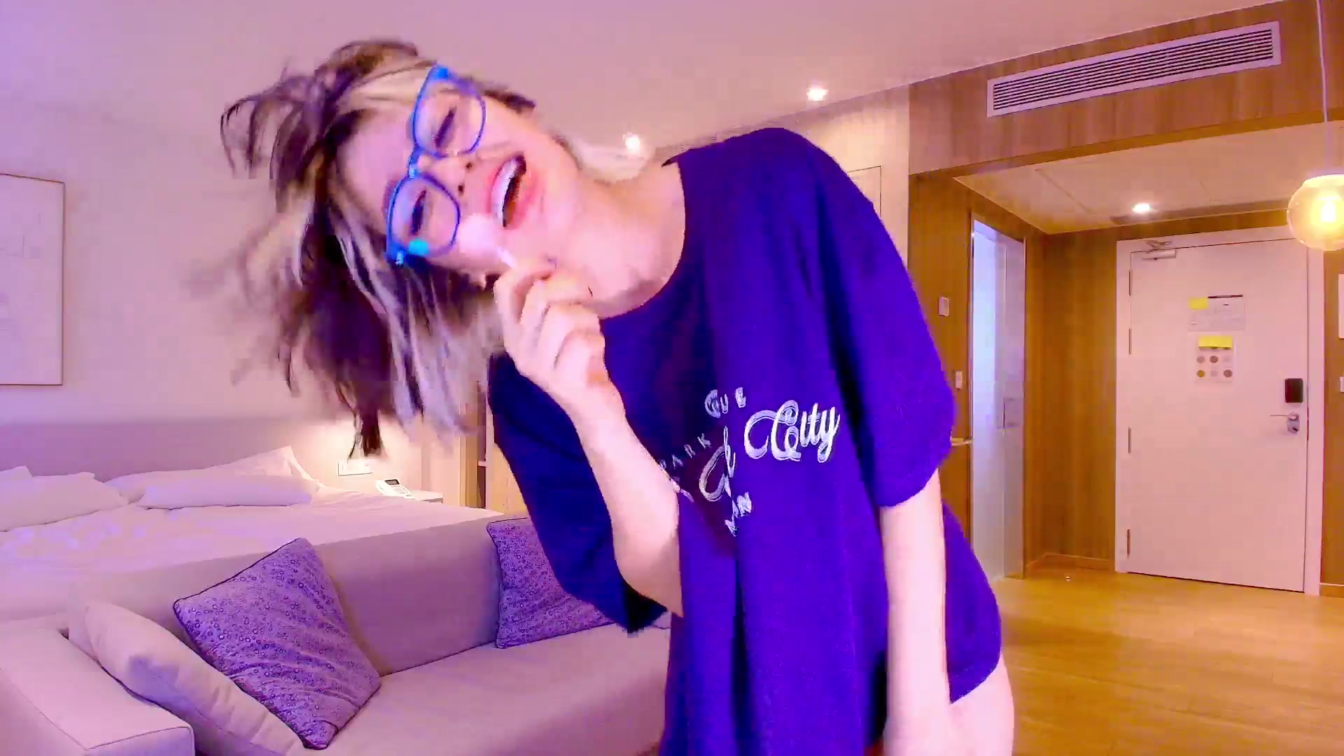 Gallery image thumbnail from Agostinha_Red's myfreecams stream on, 03/29/2026, 17:22 image 10 of 20