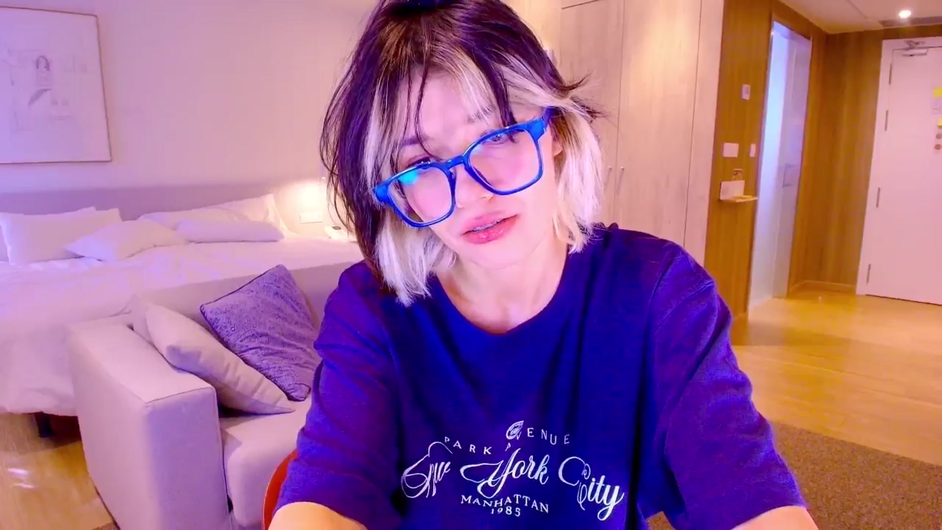 Gallery image thumbnail from Agostinha_Red's myfreecams stream on, 03/29/2026, 17:22 image 5 of 20