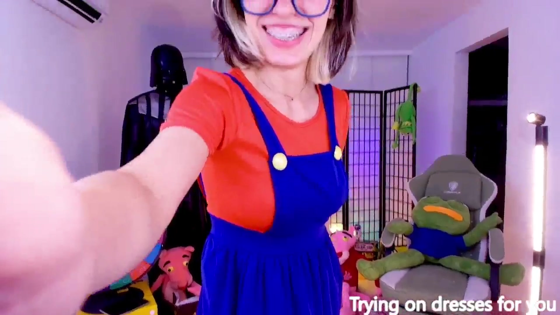 Gallery image thumbnail from Agostinha_Red's myfreecams stream on, 04/14/2026, 01:28 image 9 of 20