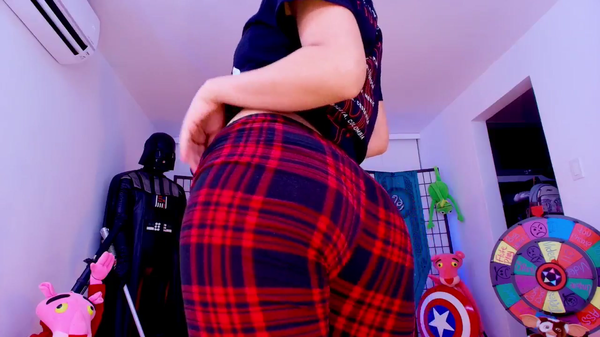 Gallery image thumbnail from Agostinha_Red's myfreecams stream on, 04/18/2026, 05:49 image 6 of 20