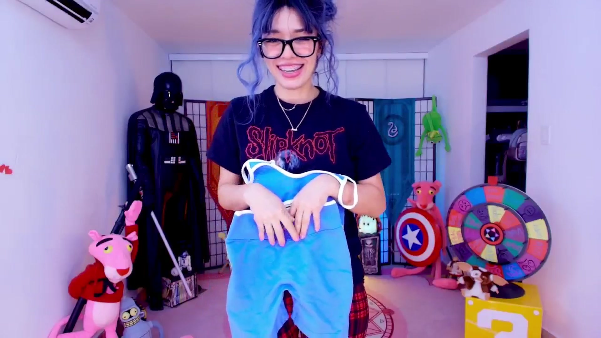 Gallery image thumbnail from Agostinha_Red's myfreecams stream on, 04/18/2026, 05:49 image 10 of 20