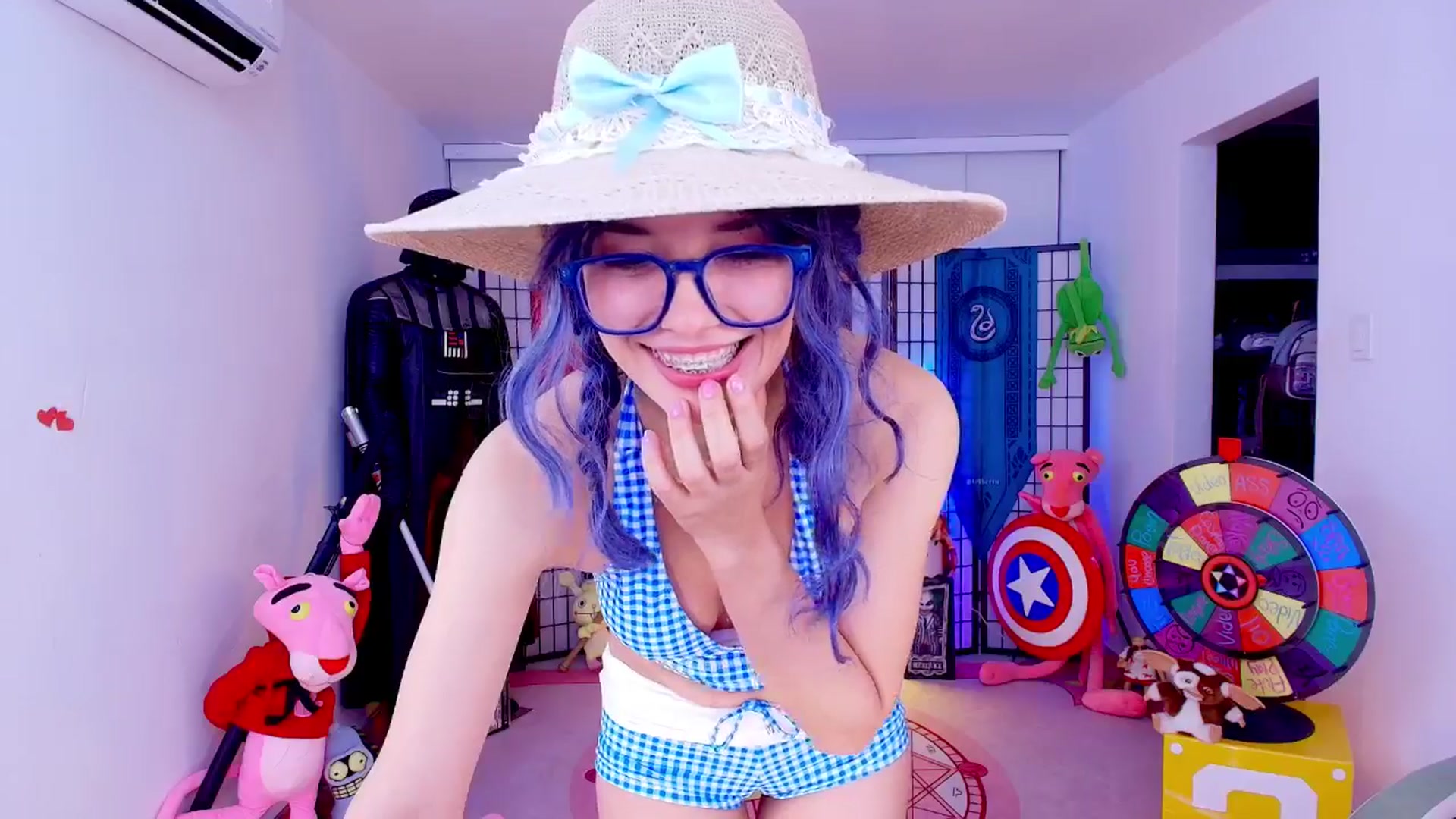 Gallery image thumbnail from Agostinha_Red's myfreecams stream on, 04/19/2026, 07:26 image 17 of 20