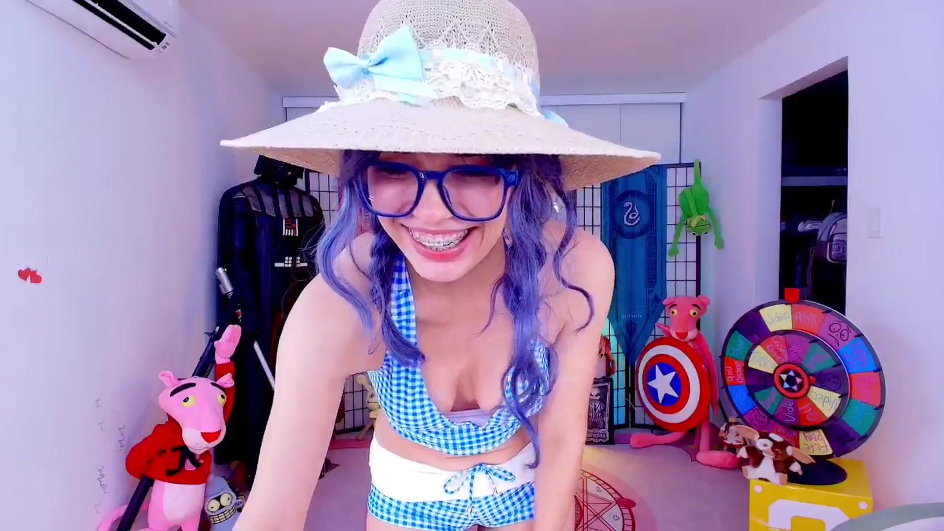 Gallery image thumbnail from Agostinha_Red's myfreecams stream on, 04/19/2026, 07:26 image 15 of 20