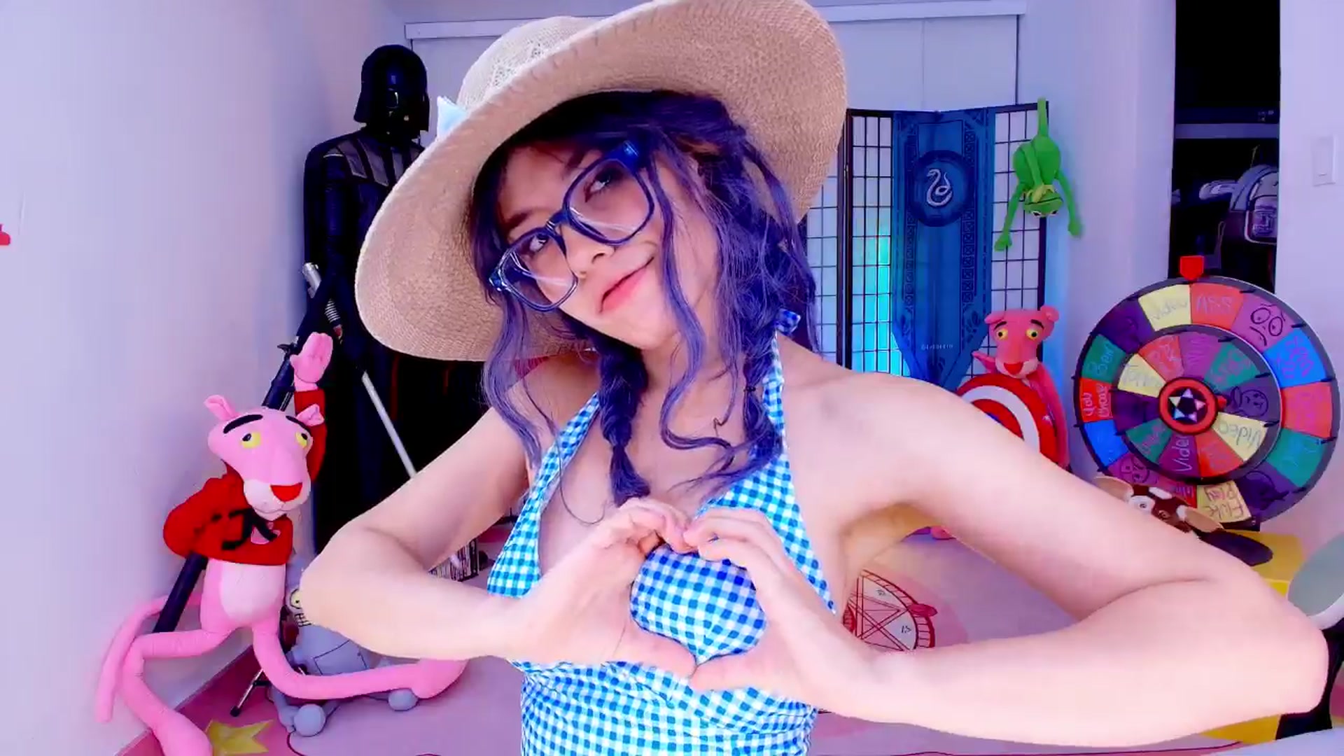 Gallery image thumbnail from Agostinha_Red's myfreecams stream on, 04/19/2026, 07:26 image 14 of 20