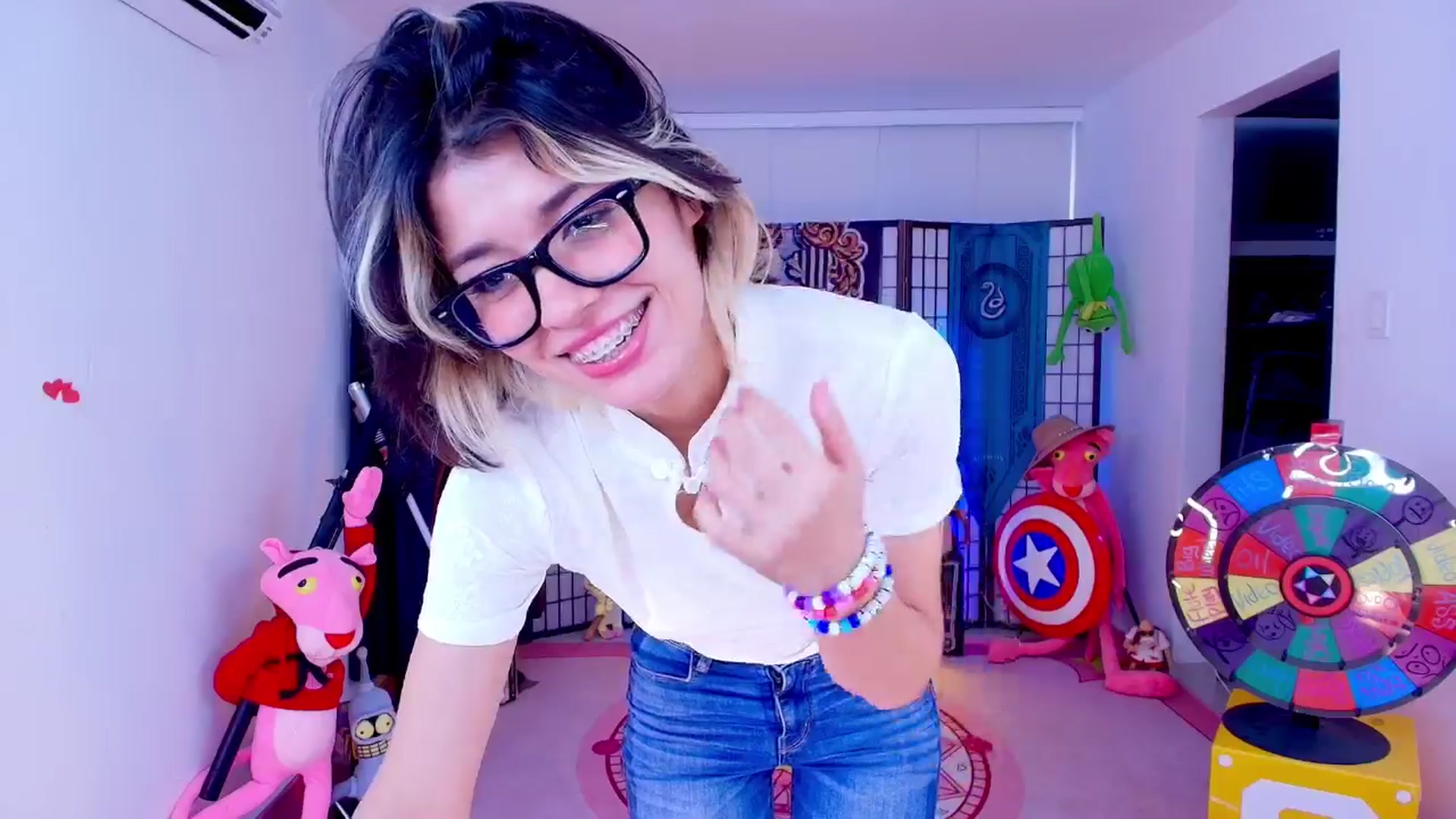 Gallery image thumbnail from Agostinha_Red's myfreecams stream on, 05/03/2026, 22:19 image 12 of 20