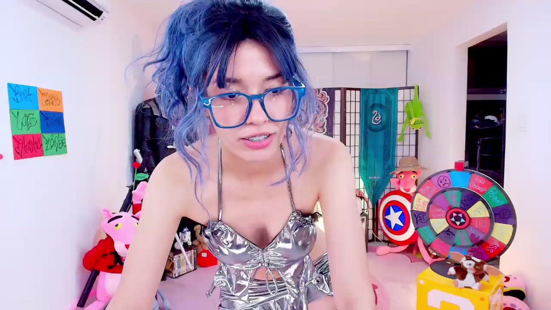 Gallery image thumbnail from Agostinha_Red's myfreecams stream on, 05/16/2026, 03:03 image 17 of 20