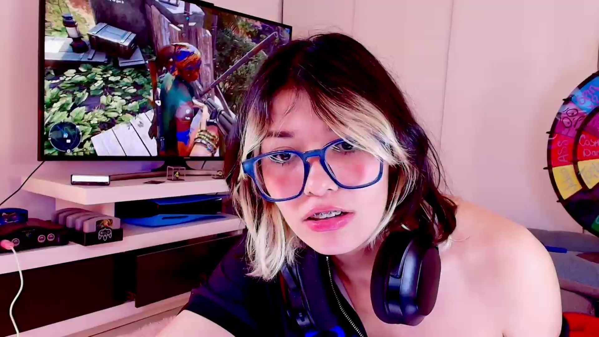 Gallery image thumbnail from Agostinha_Red's myfreecams stream on, 05/17/2026, 05:09 image 19 of 20