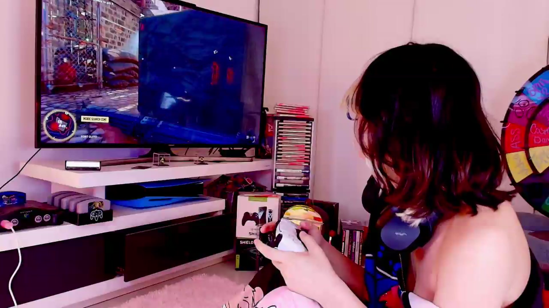 Gallery image thumbnail from Agostinha_Red's myfreecams stream on, 05/17/2026, 05:09 image 20 of 20