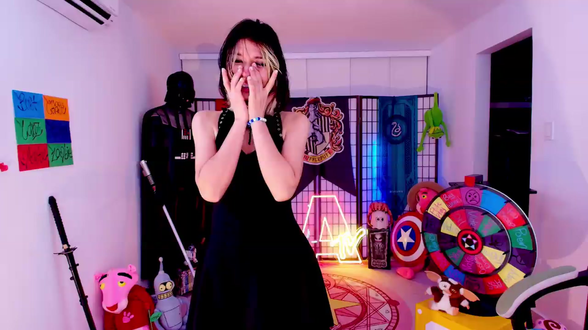 Gallery image thumbnail from Agostinha_Red's myfreecams stream on, 05/29/2026, 04:44 image 10 of 20