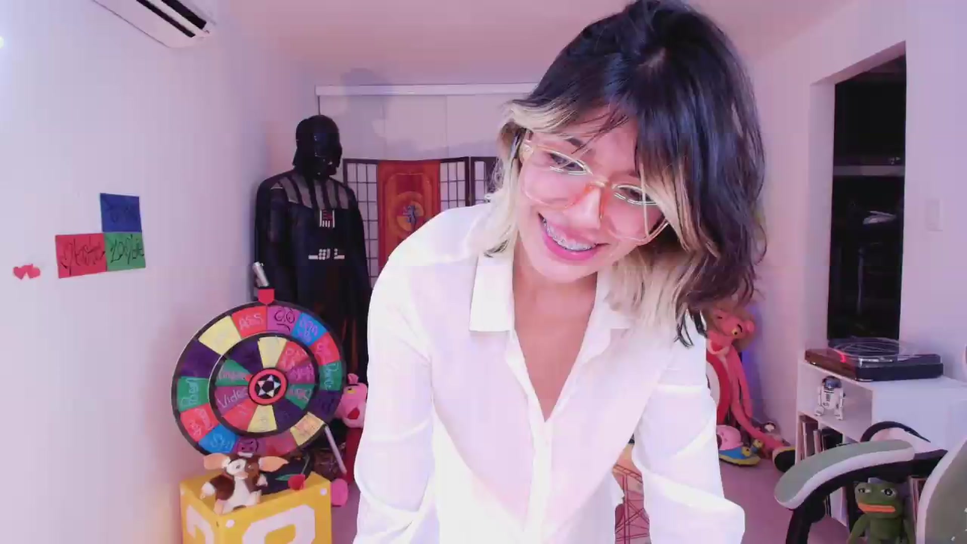 Gallery image thumbnail from Agostinha_Red's myfreecams stream on, 06/09/2026, 11:01 image 2 of 20