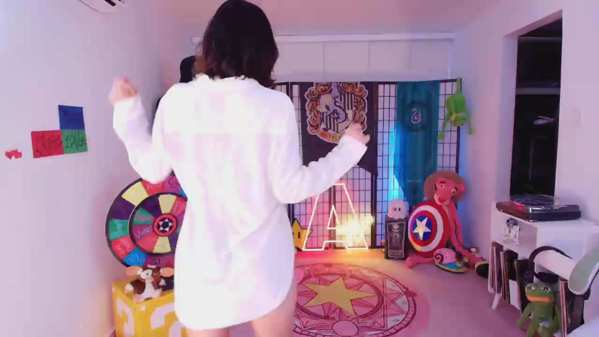 Gallery image thumbnail from Agostinha_Red's myfreecams stream on, 06/09/2026, 11:01 image 19 of 20