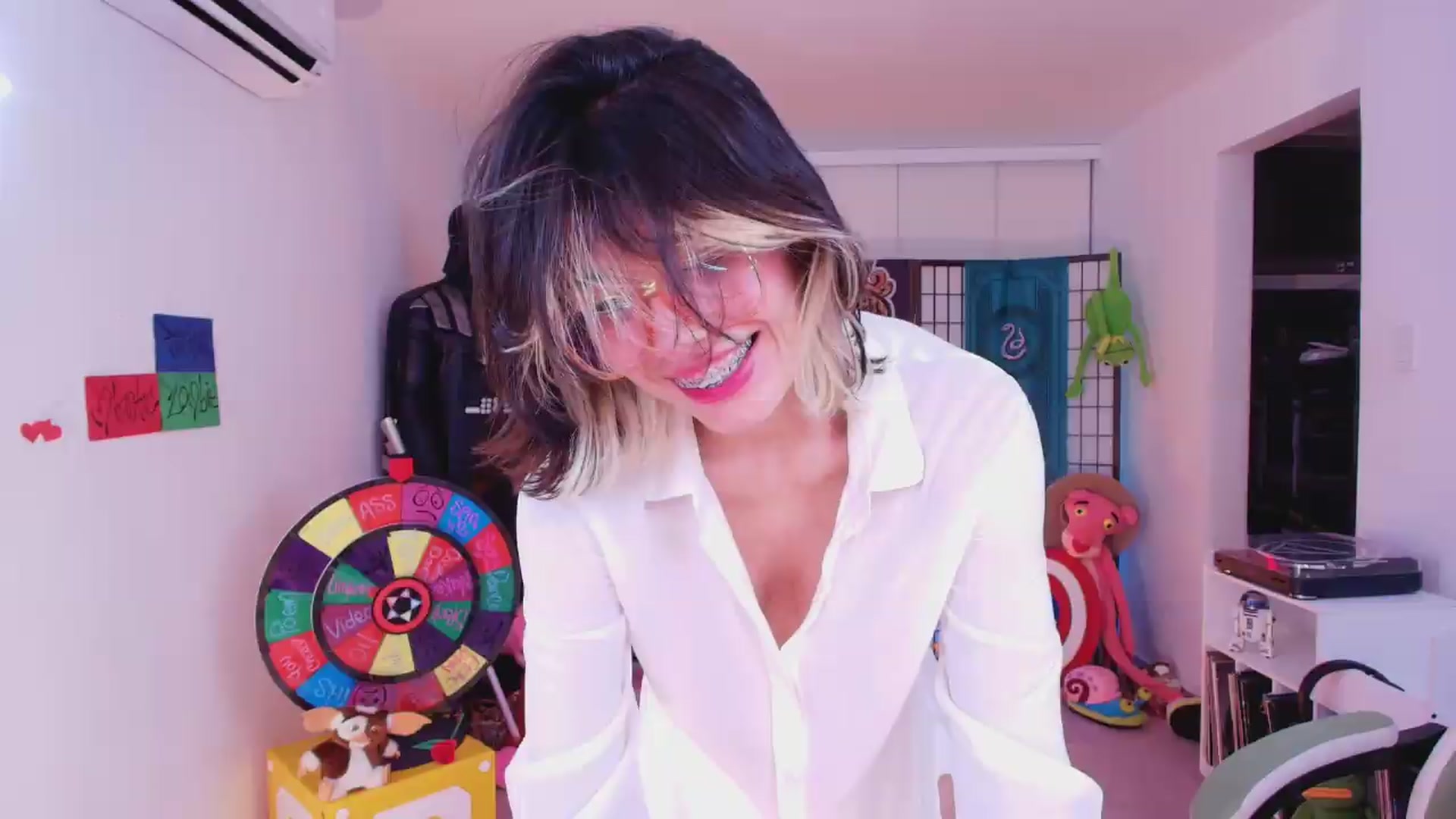 Gallery image thumbnail from Agostinha_Red's myfreecams stream on, 06/09/2026, 11:01 image 12 of 20